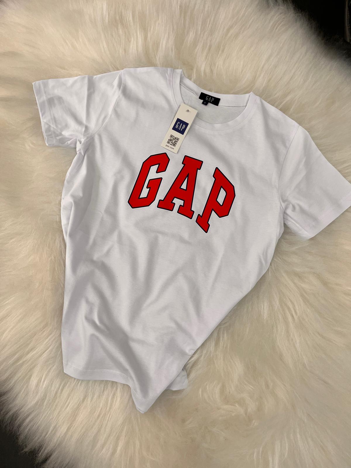 GAP Model Tişört